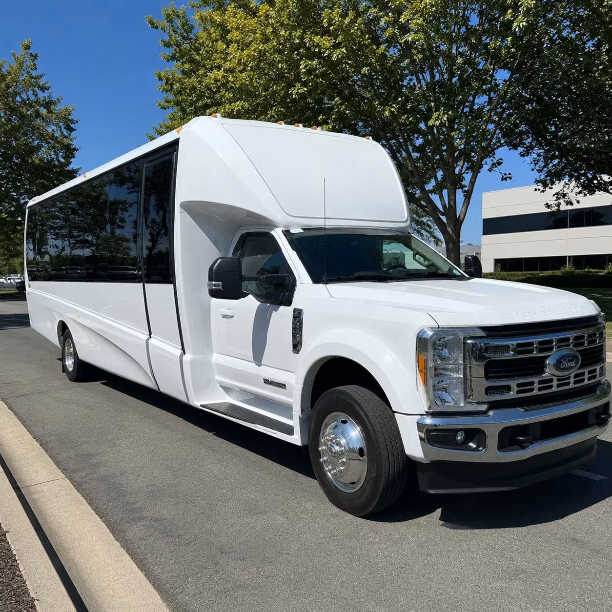 midland 18 passenger minibus rental